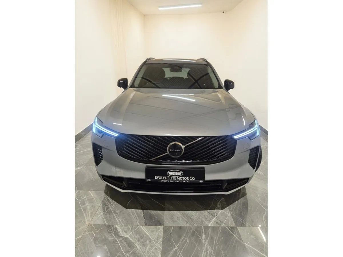 Volvo XC90 T8 PLUS AWD - Image 2