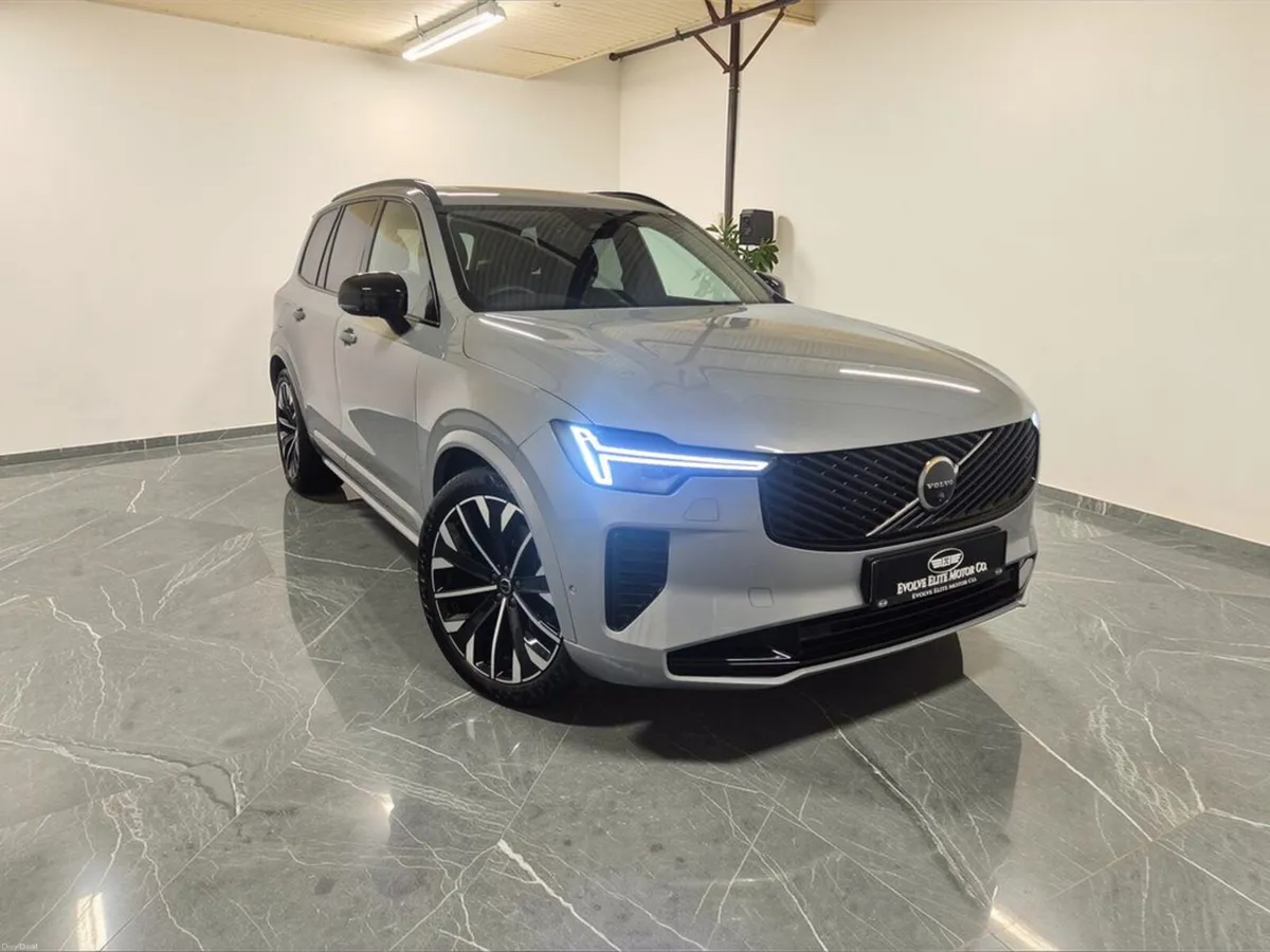 Volvo XC90 T8 PLUS AWD - Image 3