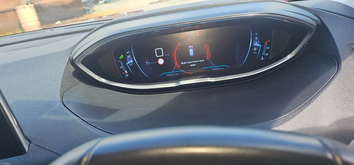 Peugeot 3008 2017 - Image 2