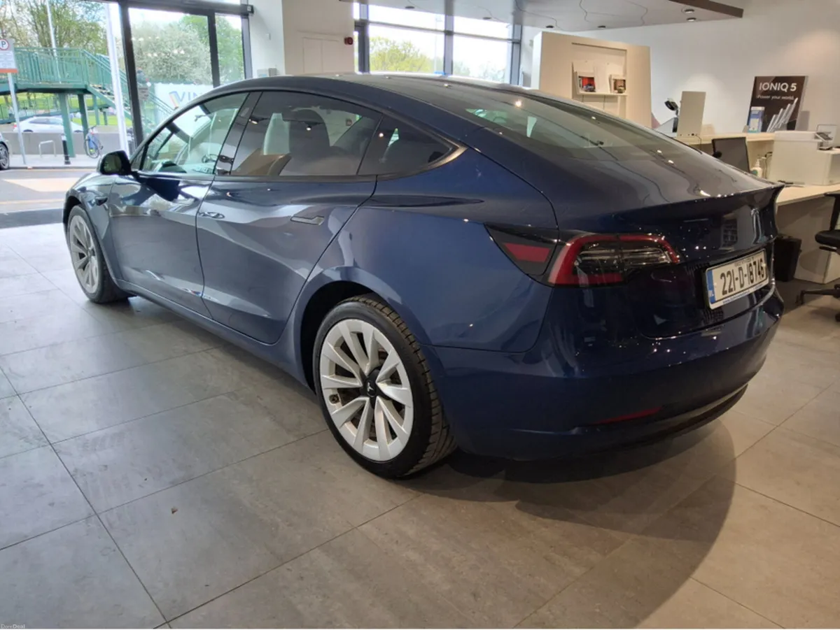 Tesla Model 3 - Pan Roof - Black Leather Interior - Image 4