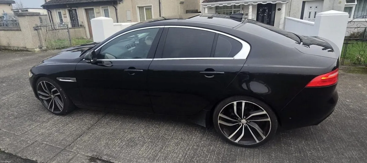 Jaguar XE 2017 - Image 3