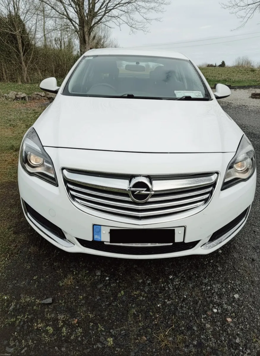 Opel Insignia 2014 (White 142) - Image 2