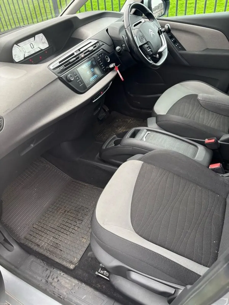 7 Seat Automatic 2015 Citroen C4 Grand Picasso Exc - Image 5