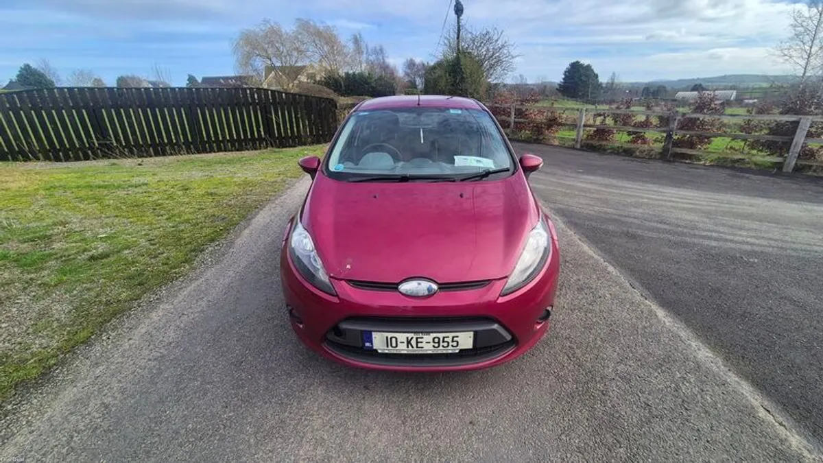 2010 Ford Fiesta - Image 1