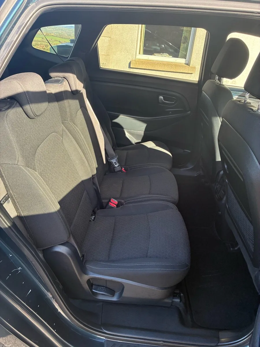 Kia Carens - Image 4