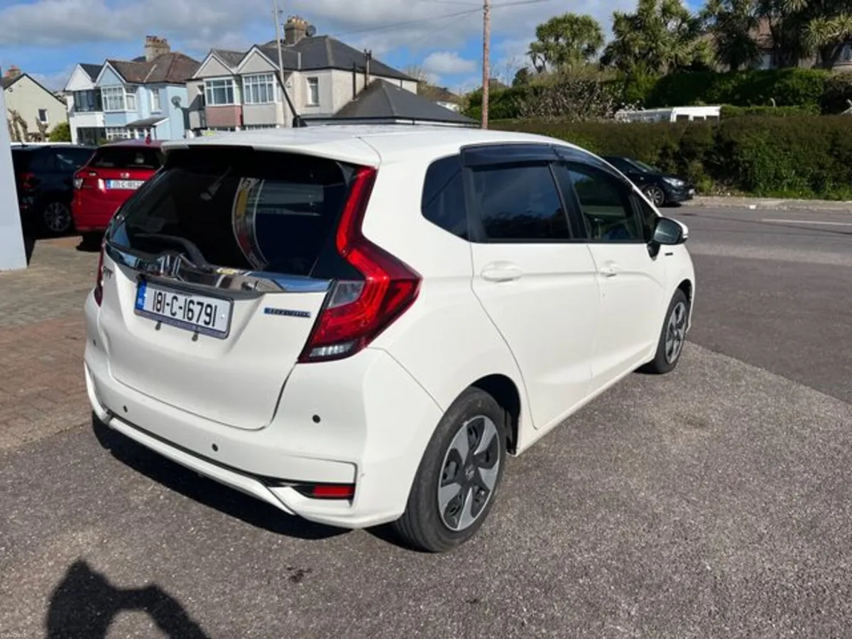 Honda Fit Daa-gp5 Hybrid 5DR Auto - Image 4