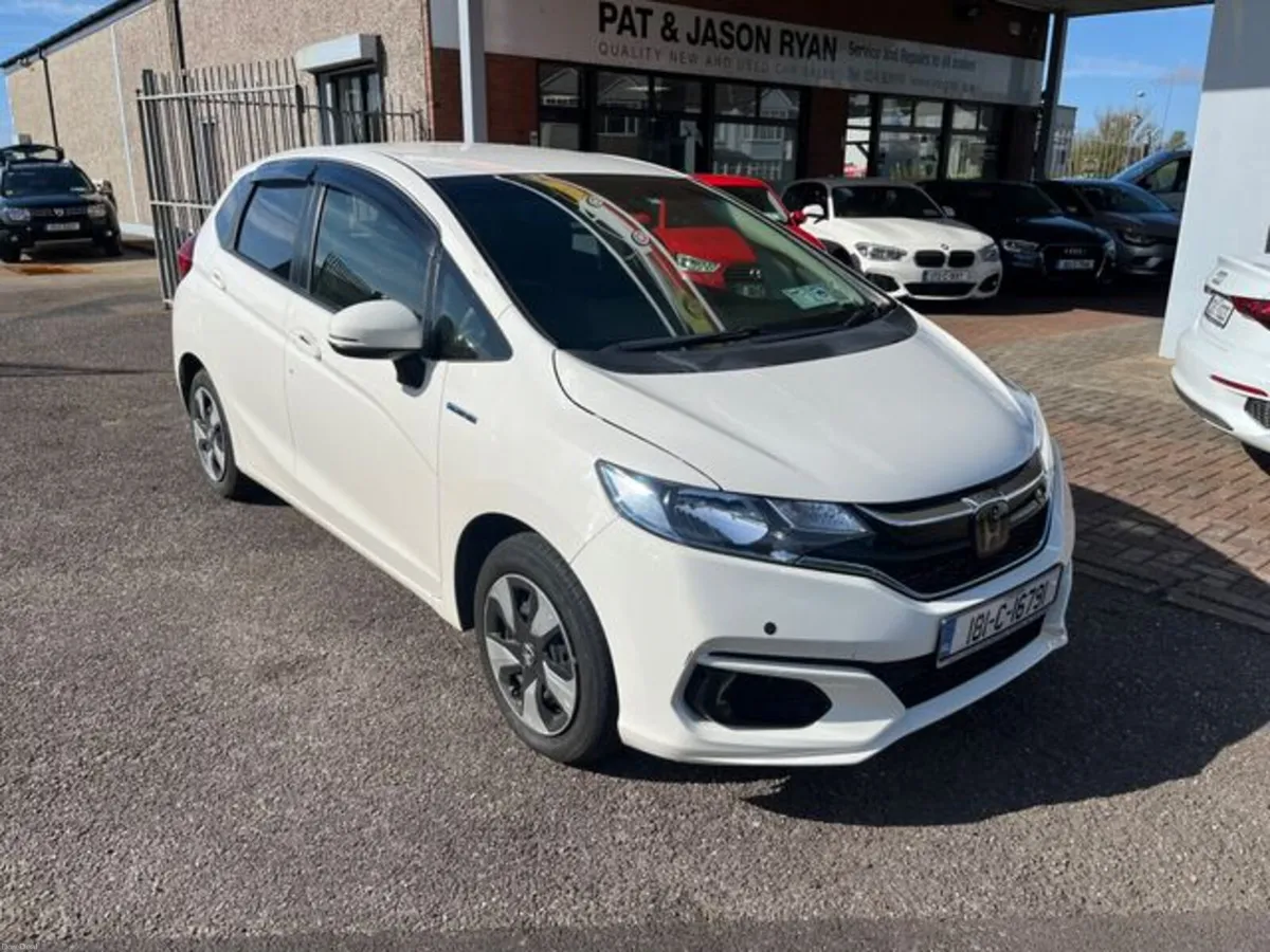 Honda Fit Daa-gp5 Hybrid 5DR Auto - Image 1