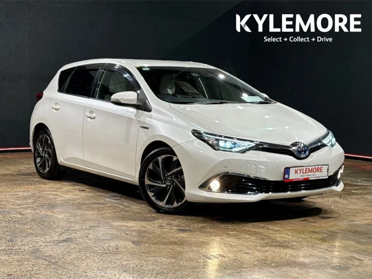 Toyota Auris HYBRID G PACKAGE - WHITE & BLACK LEAT - Image 1