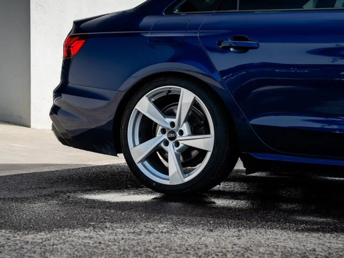 Audi A4 TDI S LINE - Image 4