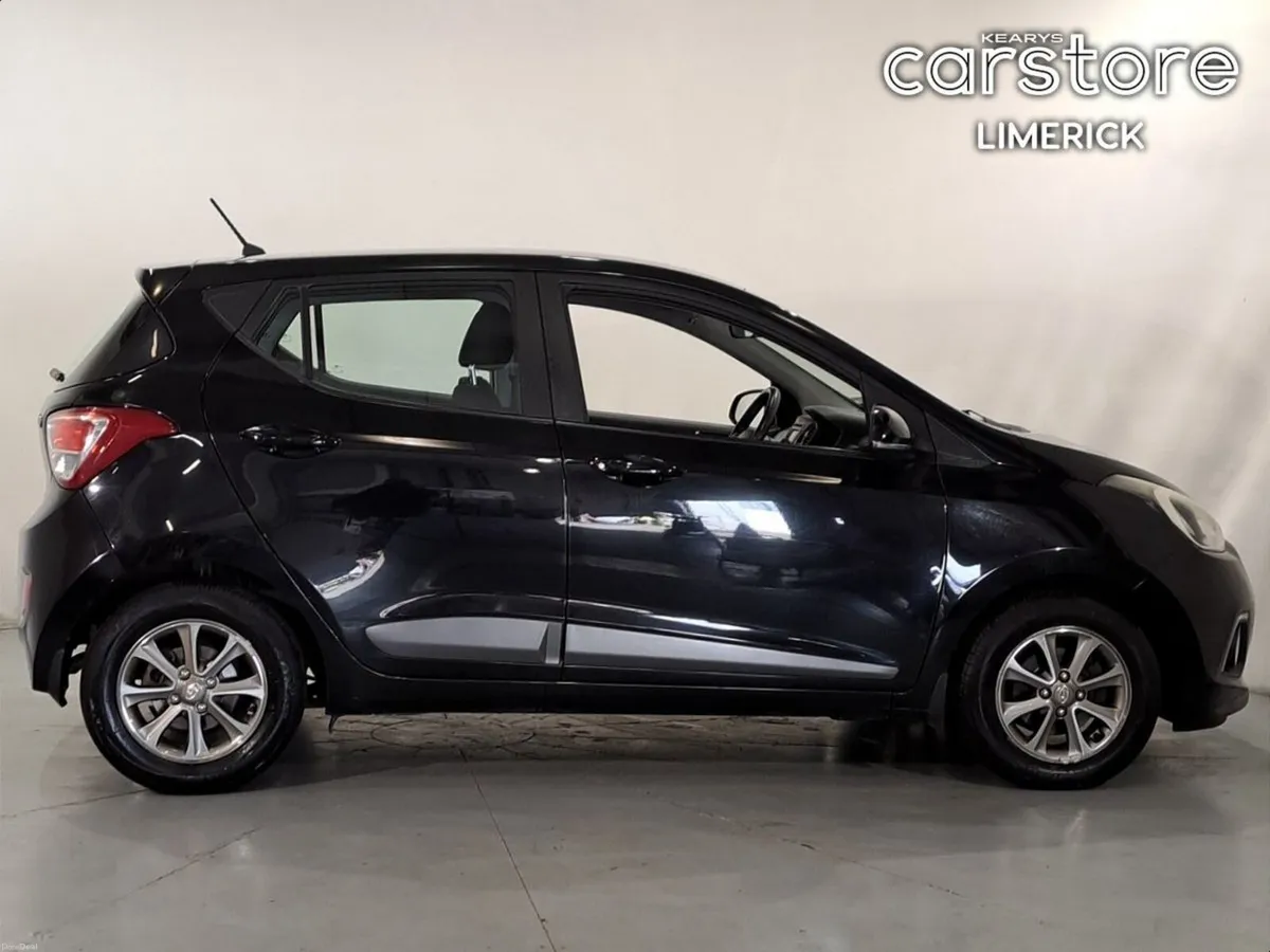 Hyundai i10 1.0 Deluxe Auto - Image 2