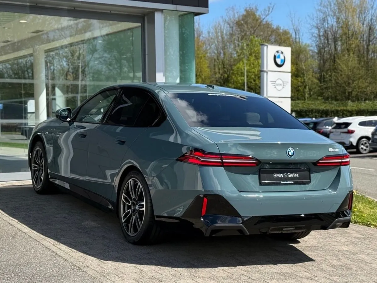 BMW 5-Series 530e M Sport Saloon - Image 2