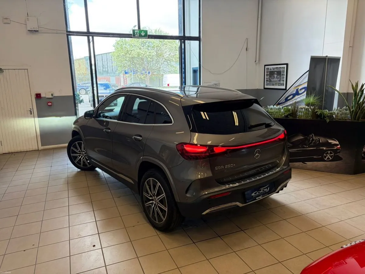Mercedes-Benz EQA EQA 250PLUS AMG LINE EXECUTIVE E - Image 3