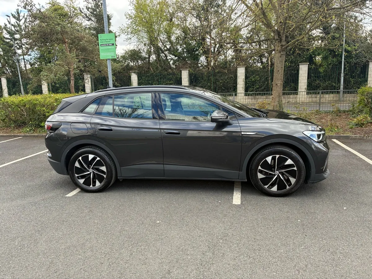 Volkswagen ID4 electric - Image 2