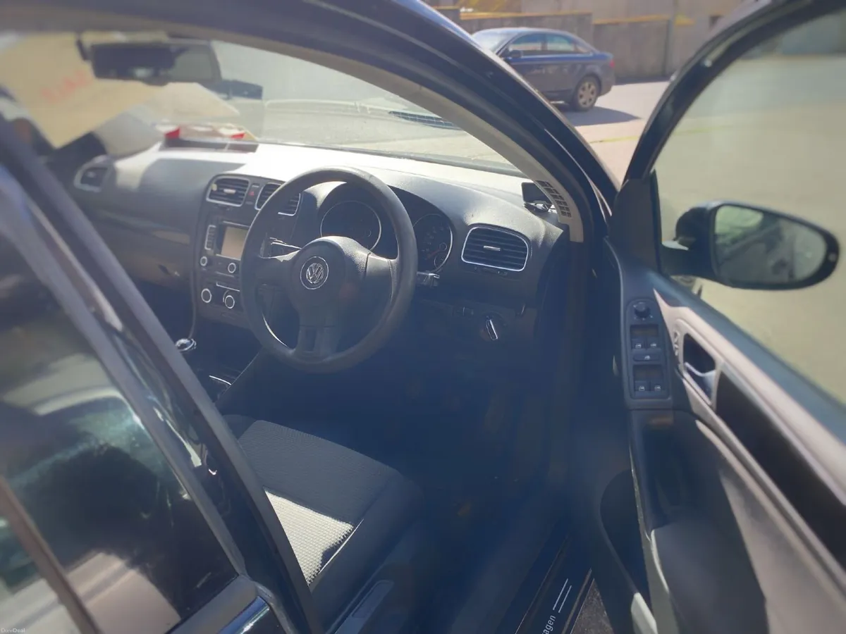 Volkswagen Golf 2010 - Image 3