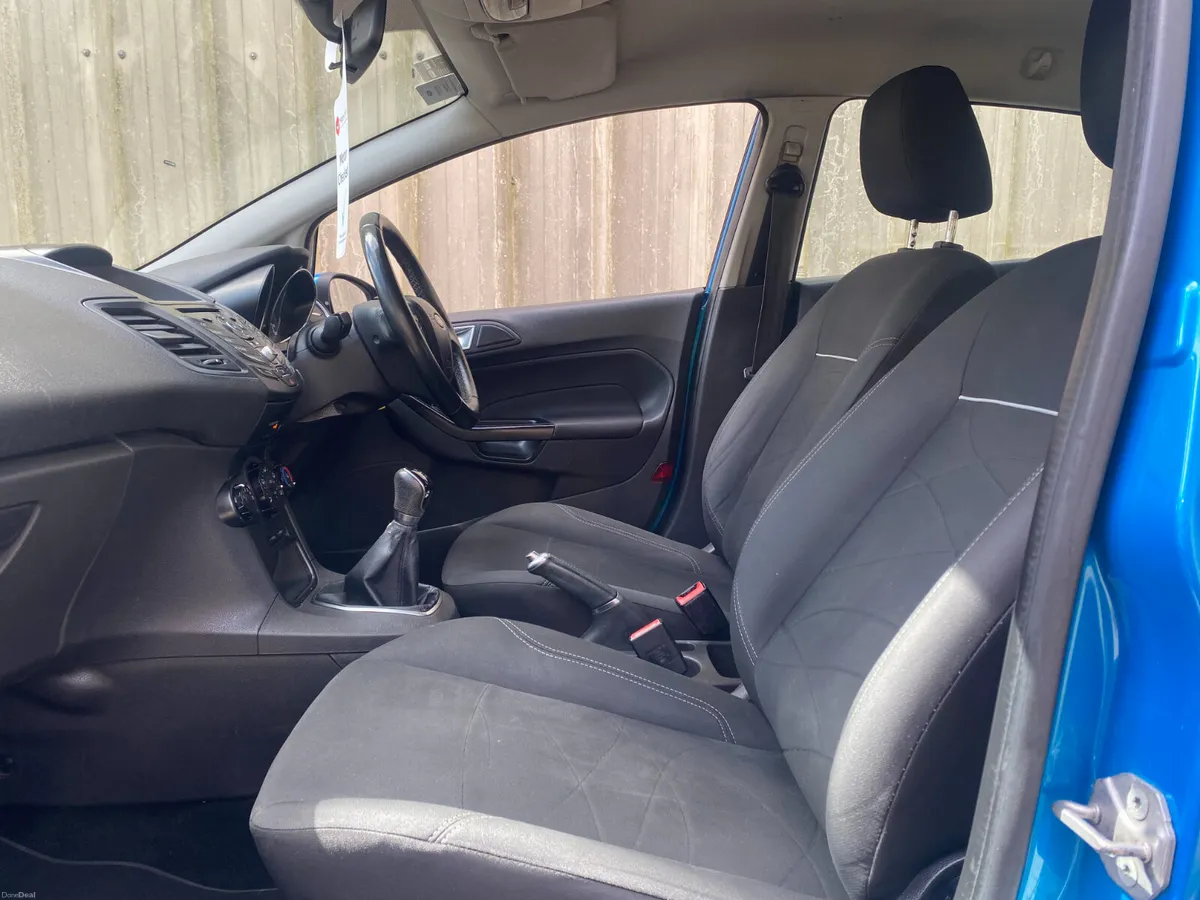 Ford Fiesta 2016//FINANCE AVAILABLE//// - Image 4