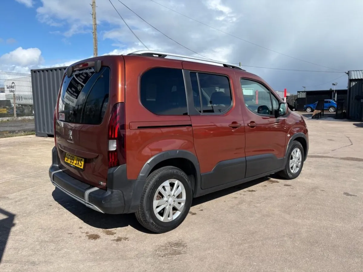 2019 Peugeot Rifter - Image 3