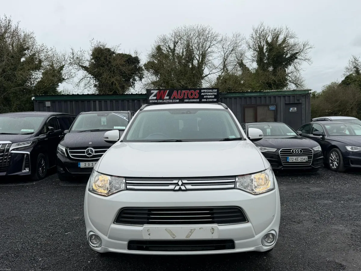 15 Mitsubishi Outlander PHEV - Image 3
