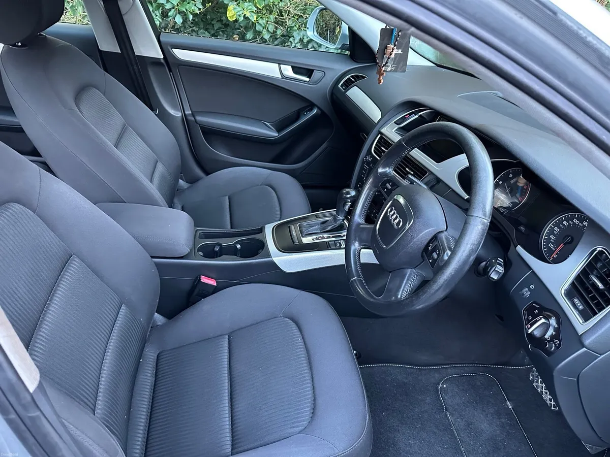 Audi A4 2009 - Image 2