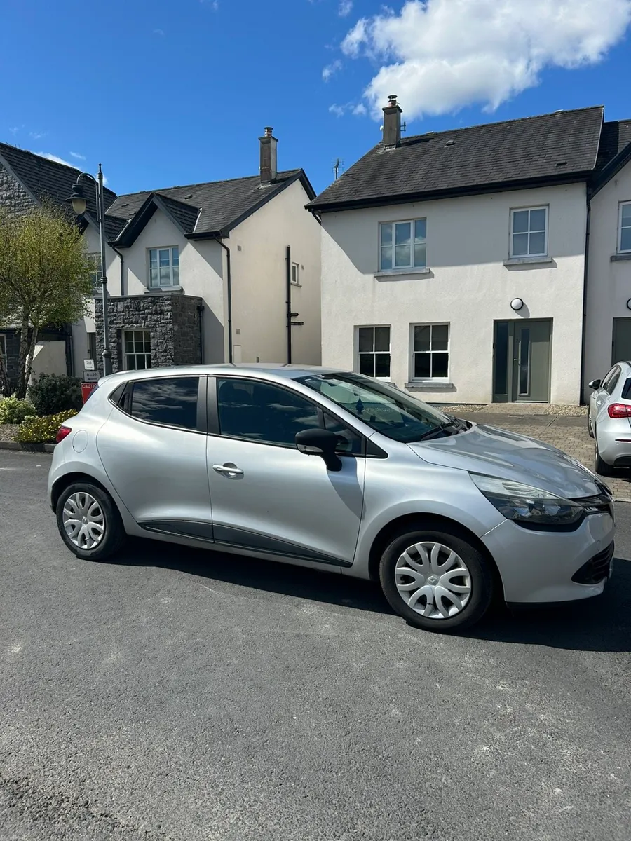 Renault Clio - Image 1