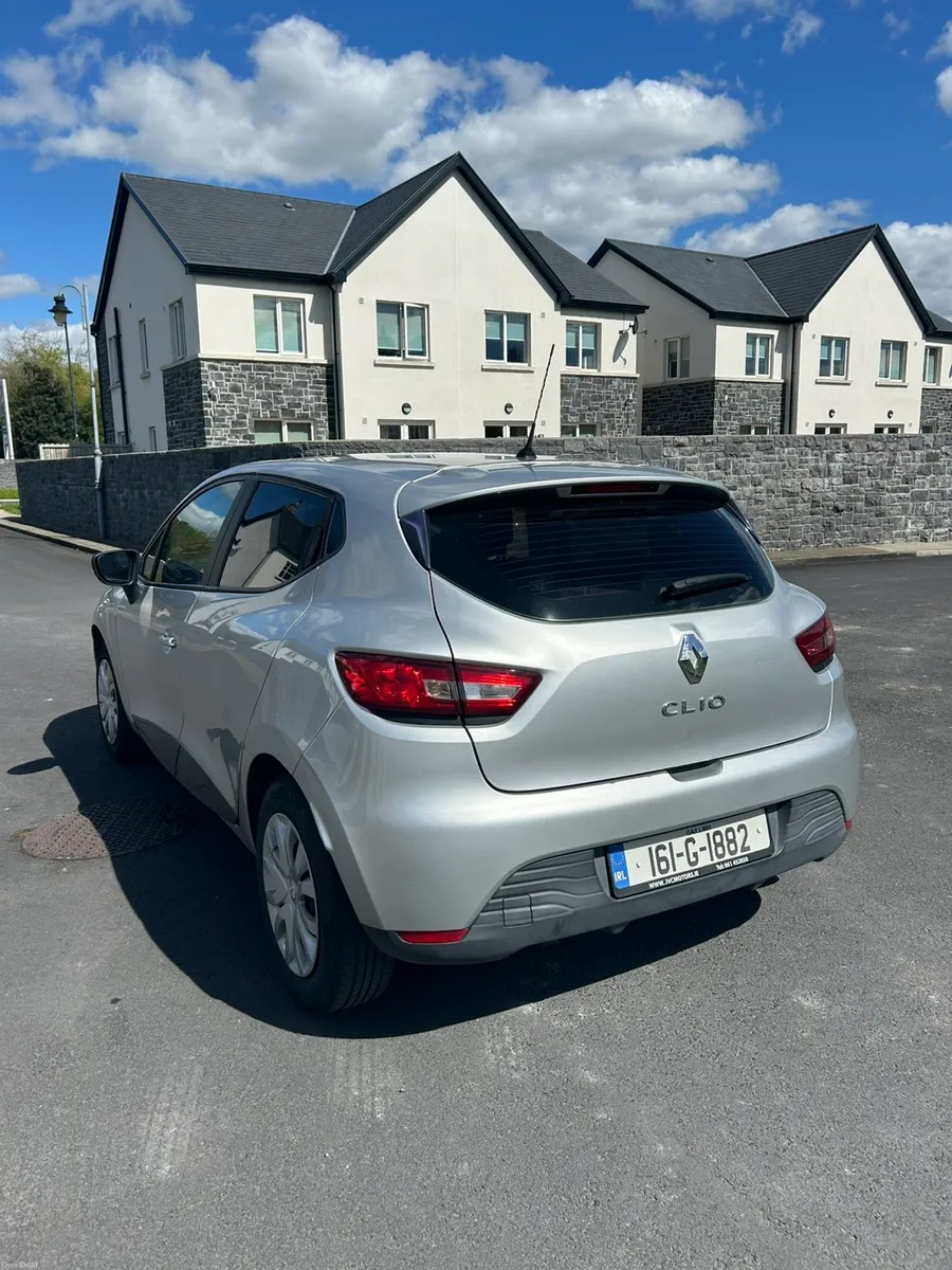 Renault Clio - Image 4