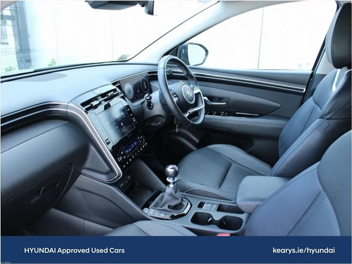 Hyundai Tucson **4.99% APR AVAILABLE** 2WD Executi - Image 5