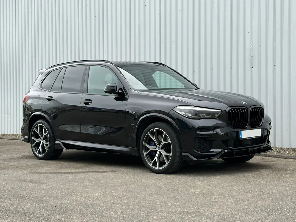 2022 BMW X5 45e M Sport Plus M Performance X-Drive - Image 2