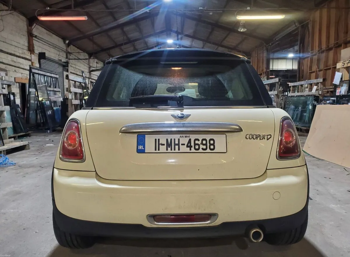 Mini Cooper - Image 2