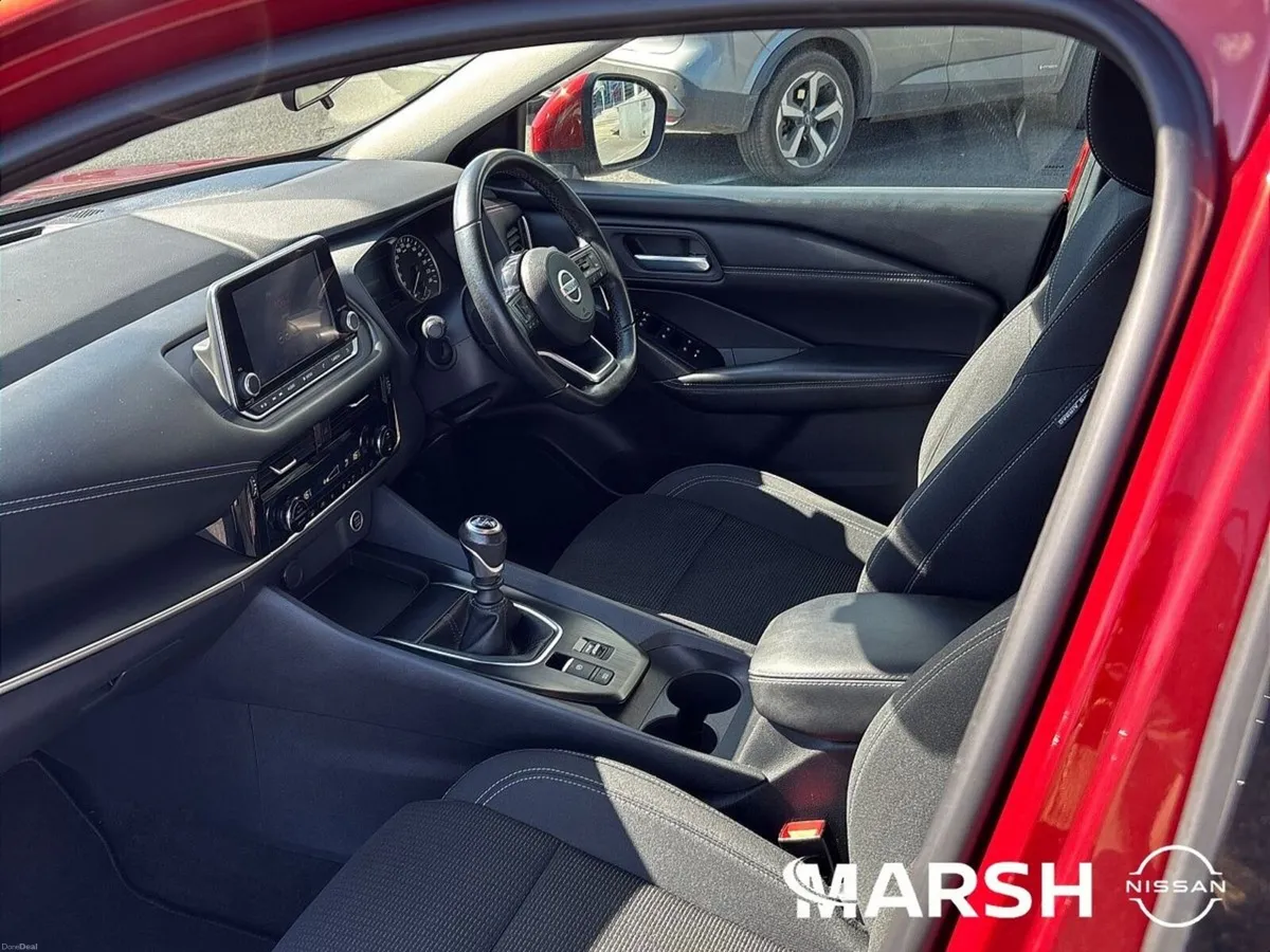 Nissan Qashqai 1.3 MILD HYBRID SV 5DR - Image 4
