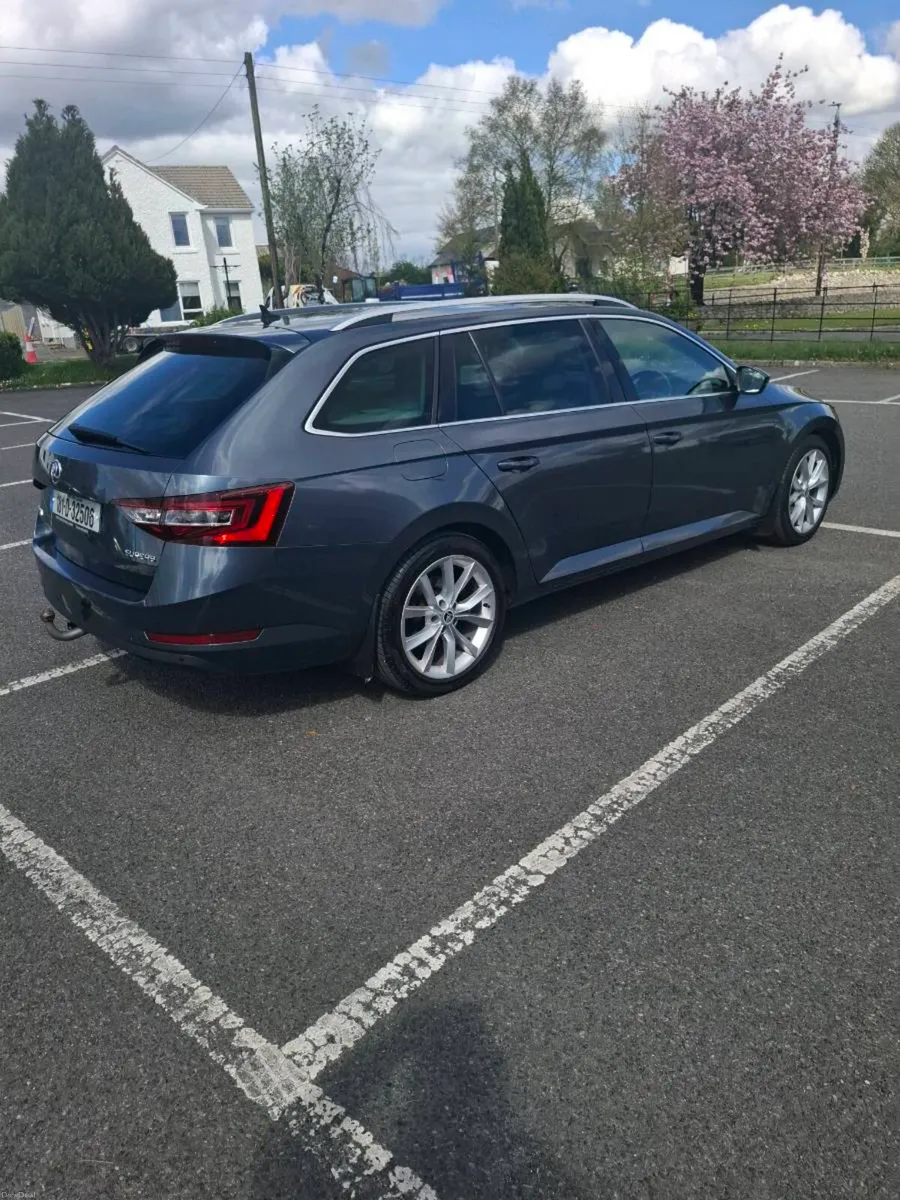 Skoda Superb Combi Automatic - Image 2