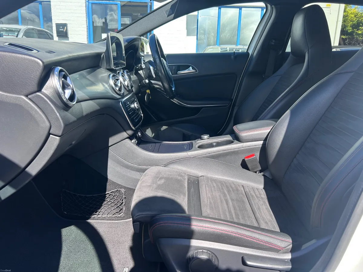 2016 MERCEDES GLA  200d AMG AUTO - Image 4