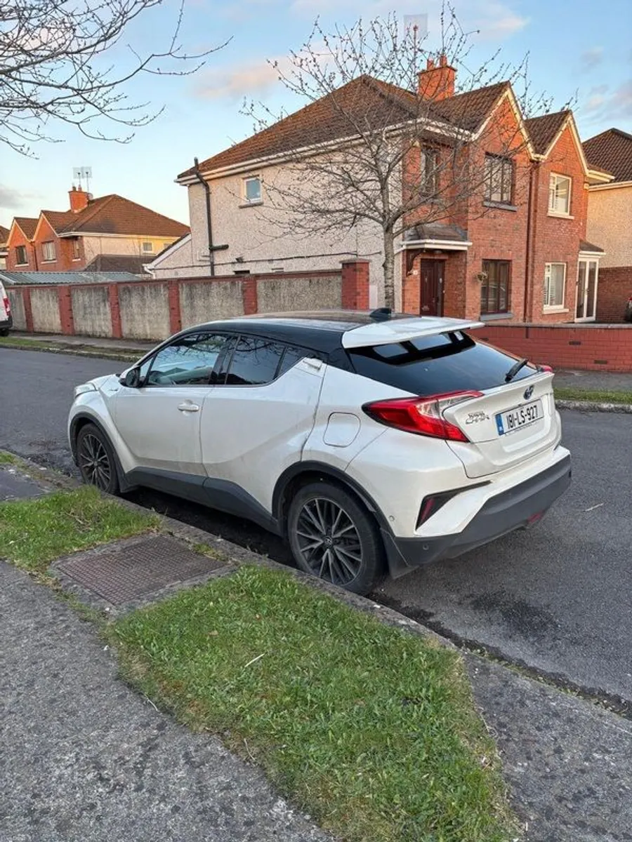2018 Toyota C-hr SOL - Image 2