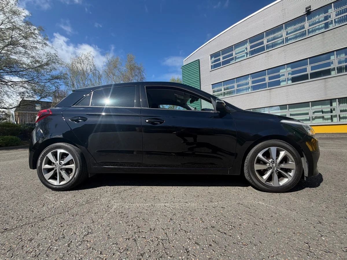 Hyundai i20 1.2 Active Deluxe Edition - Image 3