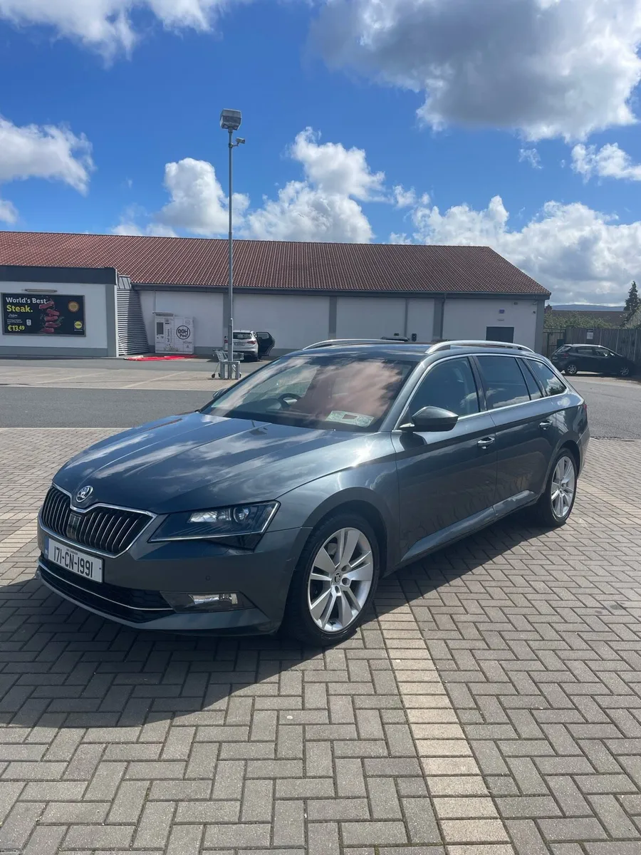 Skoda Superb Executive Edition - Image 3