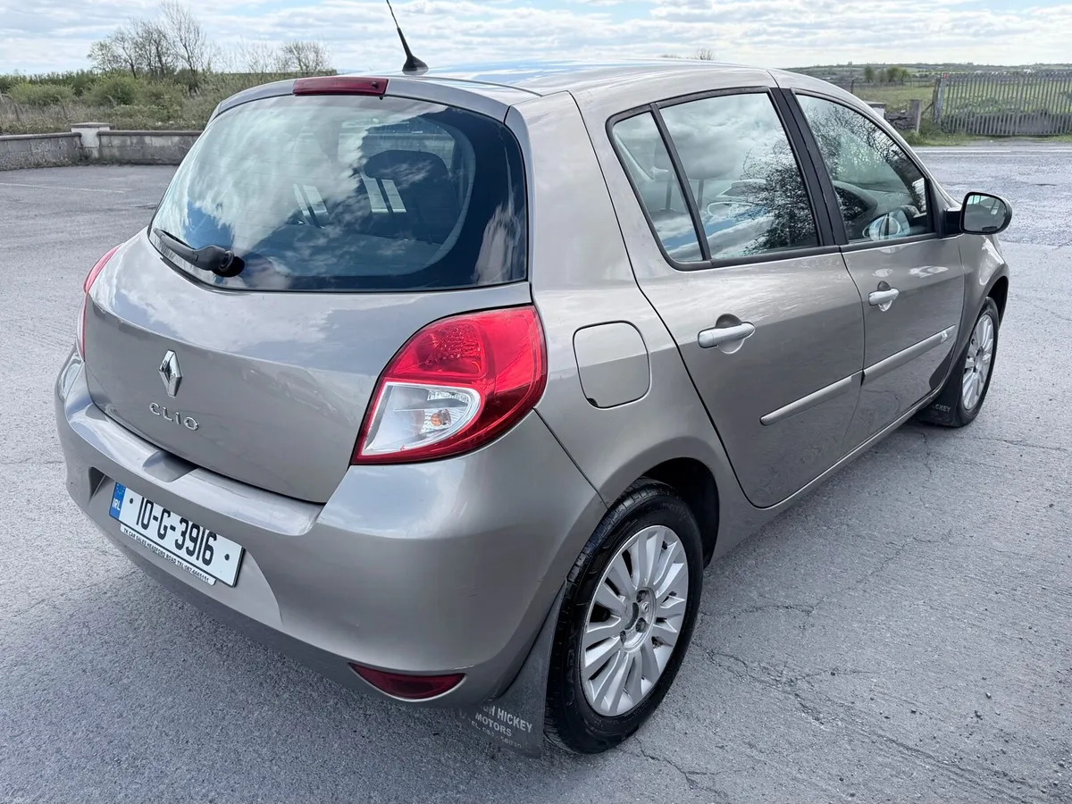 2010 Clio Automatic - Image 4