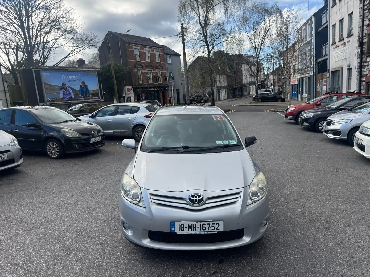 Toyota AURIS 2010 1.4 Diesel Automatic - Image 2