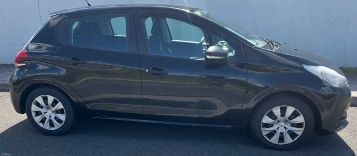 Peugeot 208 2018 - Image 3