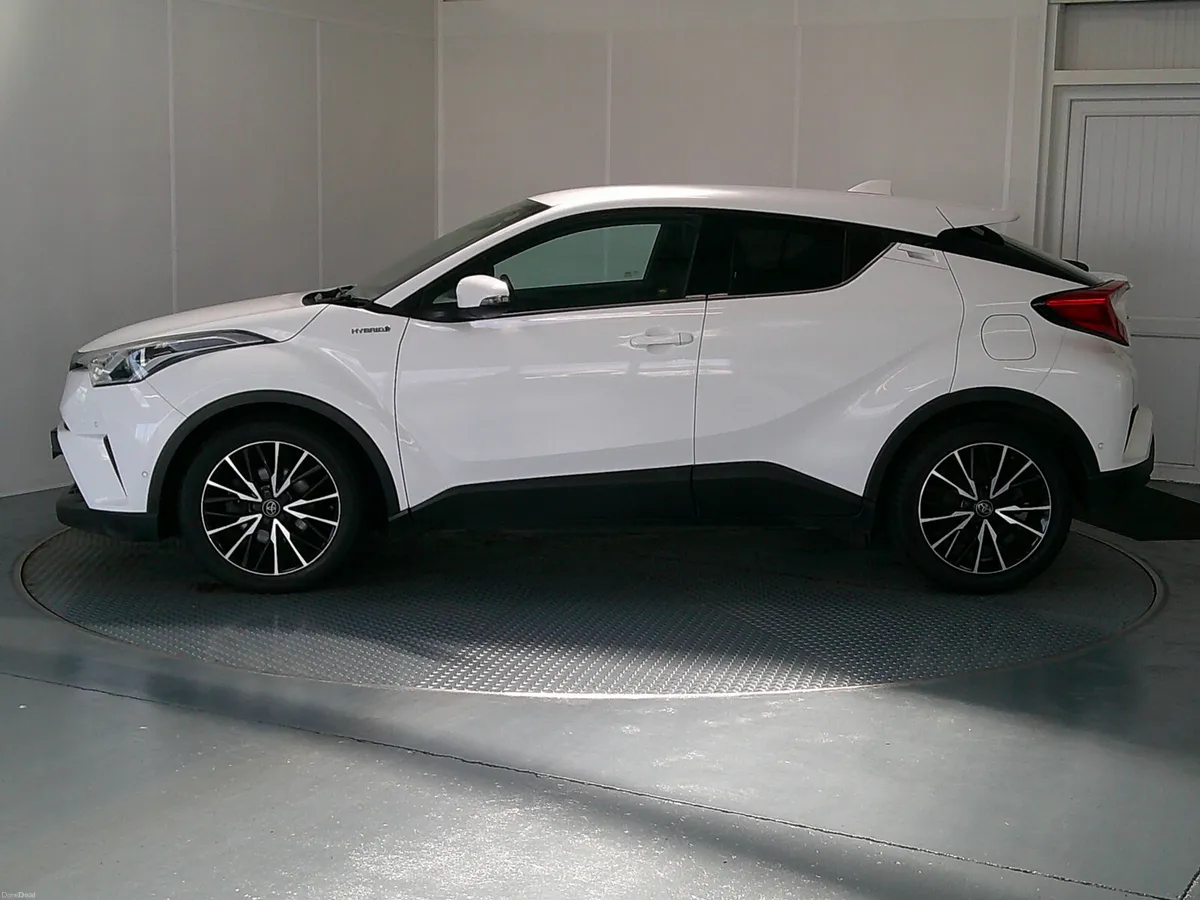Toyota C-HR 2017 - Image 4
