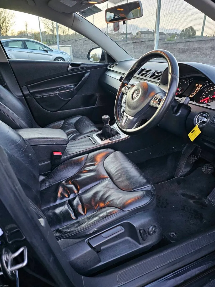 VW Passat - Image 5