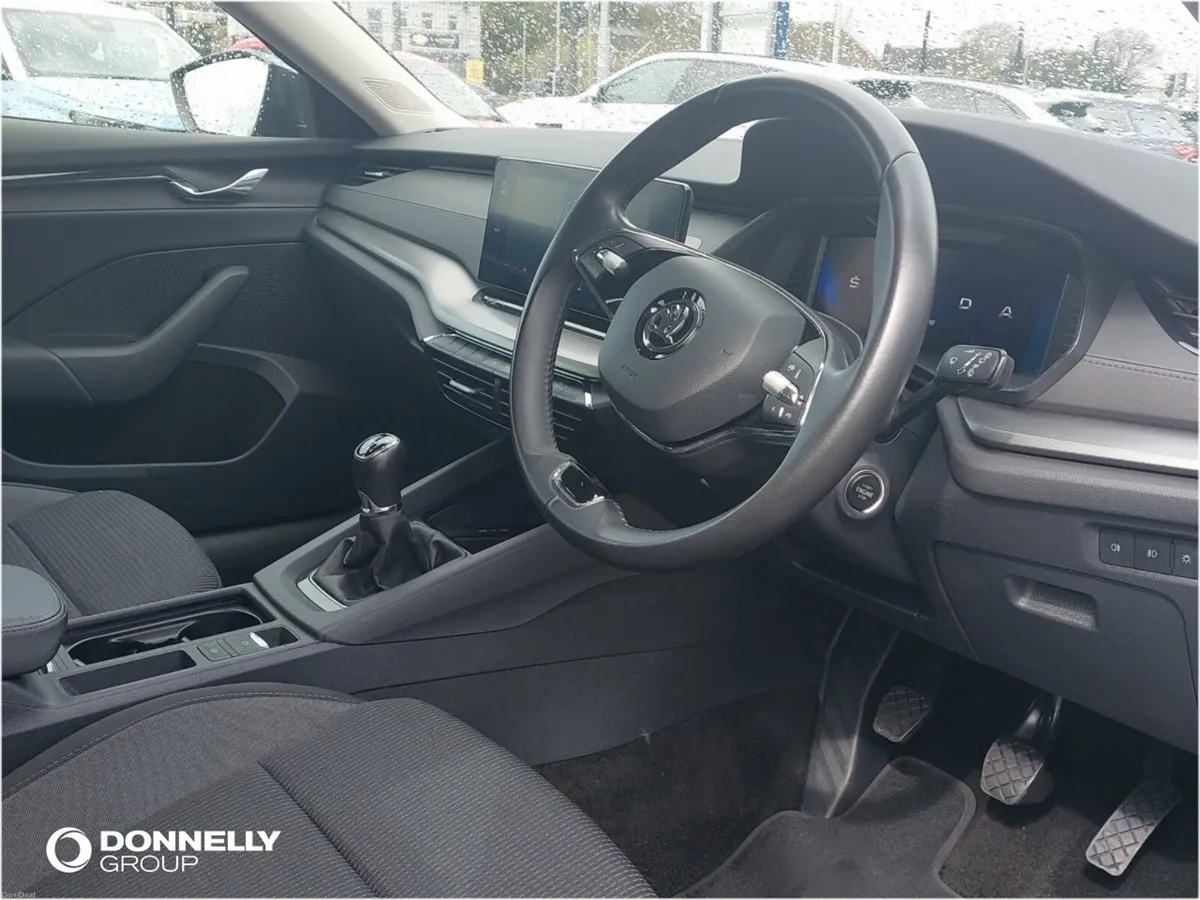 Skoda OCTAVIA Diesel Estate SE Technology - Image 4