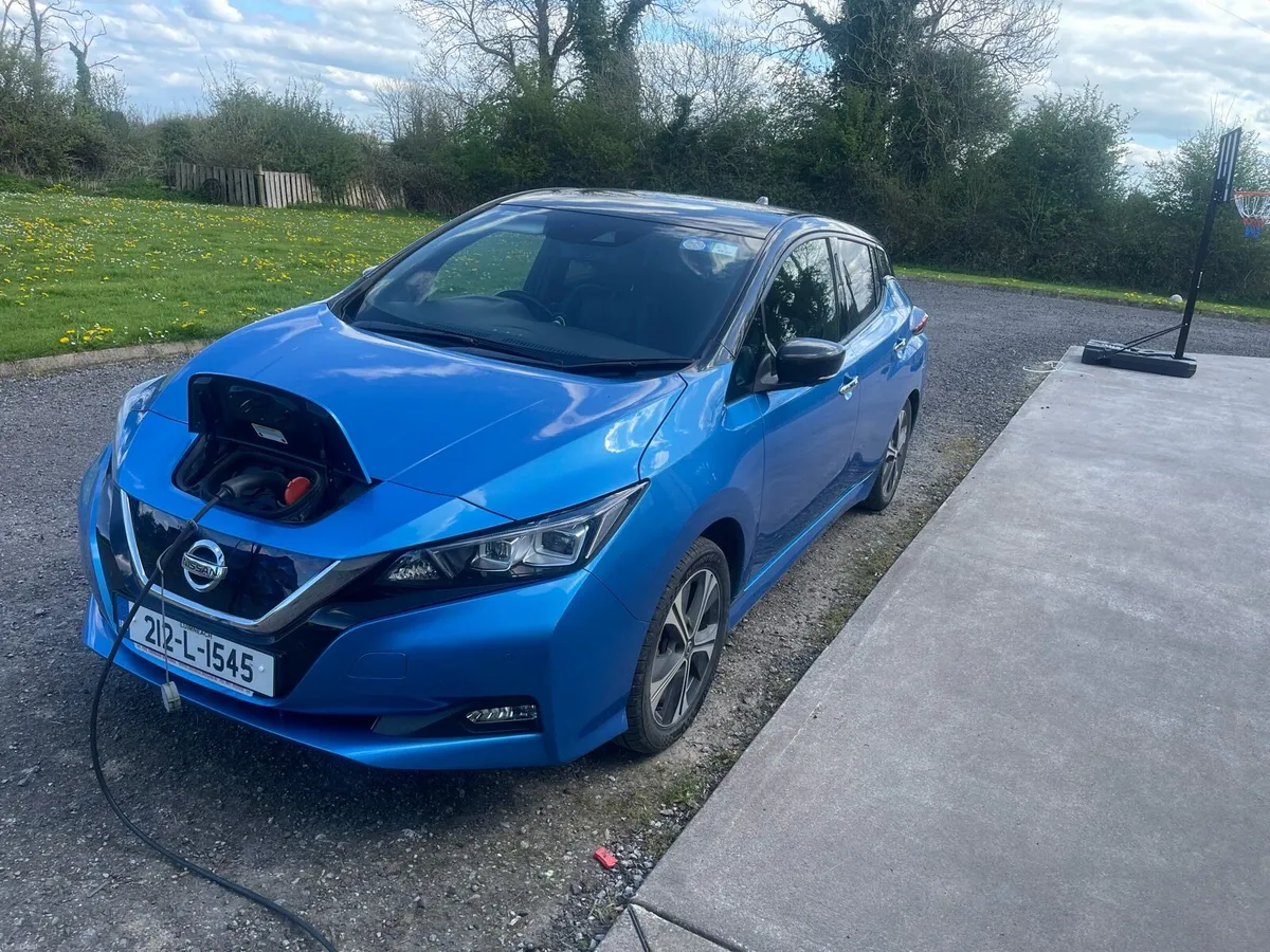 212 Nissan Leaf SVE 62kwh - Image 2