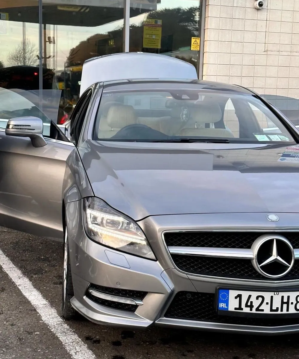Mercedes-Benz CLS-Class low km - Image 1