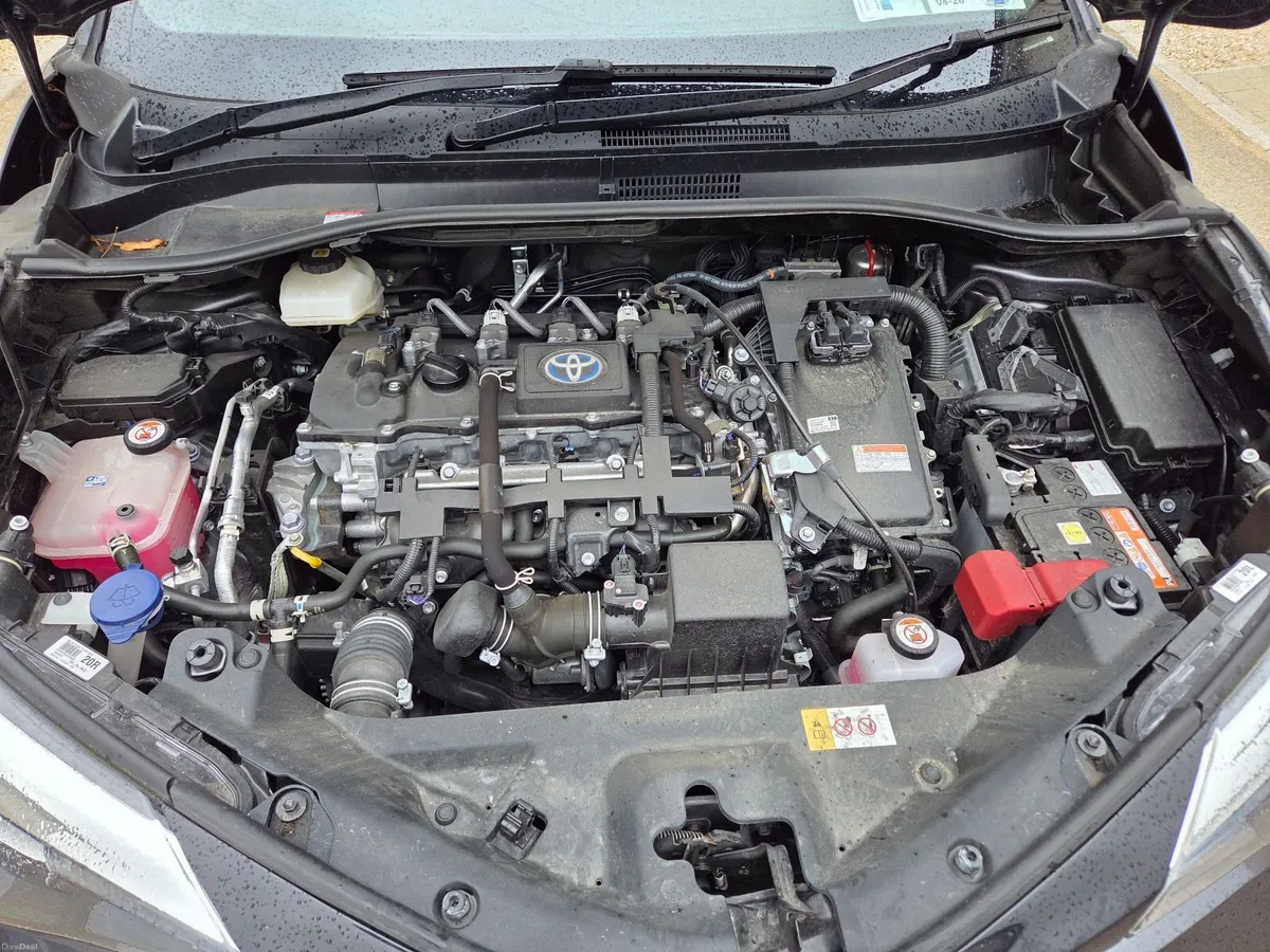 Toyota C-HR 2023 - Image 2