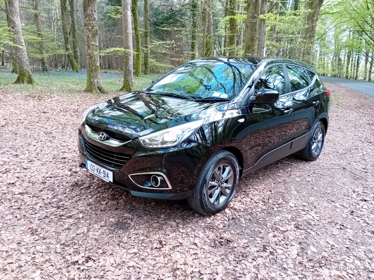 132 HYUNDAI iX 35  1.7 CRDI 6 SPEED SUV - Image 1