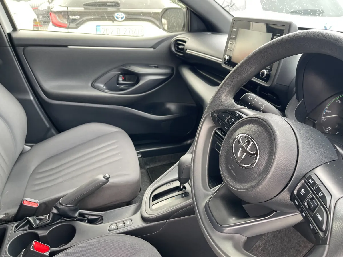 202 Toyota Yaris Hybrid 1.5 Automatic 5dr Model - Image 3