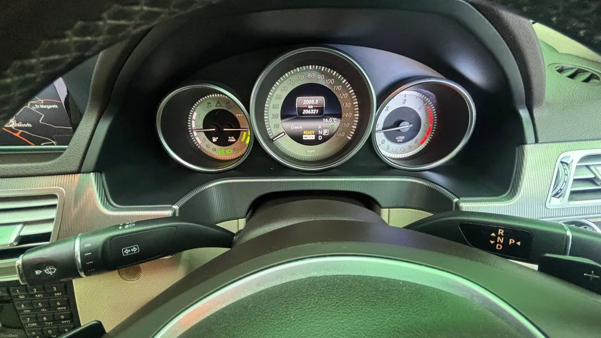 Mercedes-Benz E-Class 2013 - Image 3