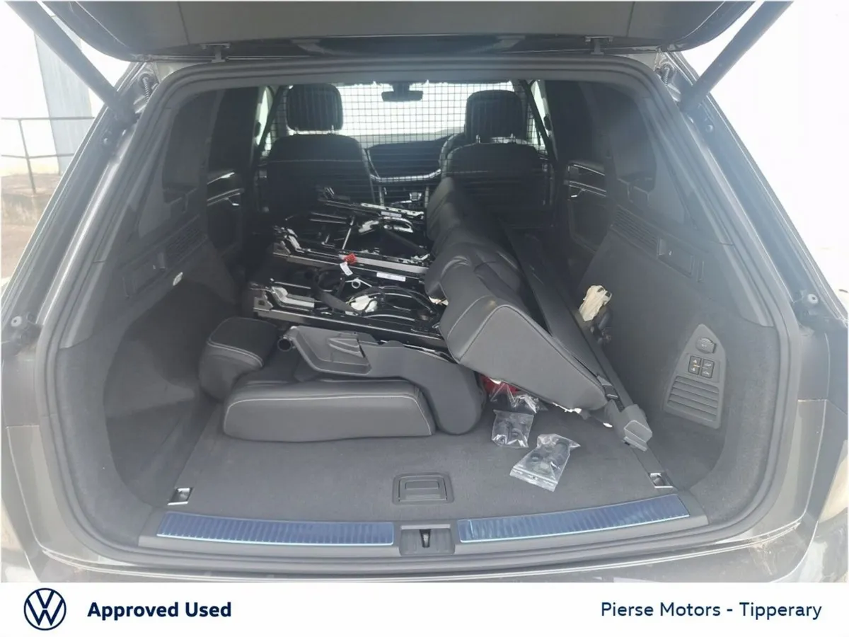 Volkswagen Touareg R-LINE 3.0TDI 4M 231BHP FINAL E - Image 4
