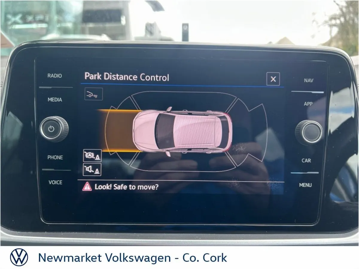 Volkswagen T-Roc 1.0TSI 110BHP LIFE 6 SPEED - Image 4