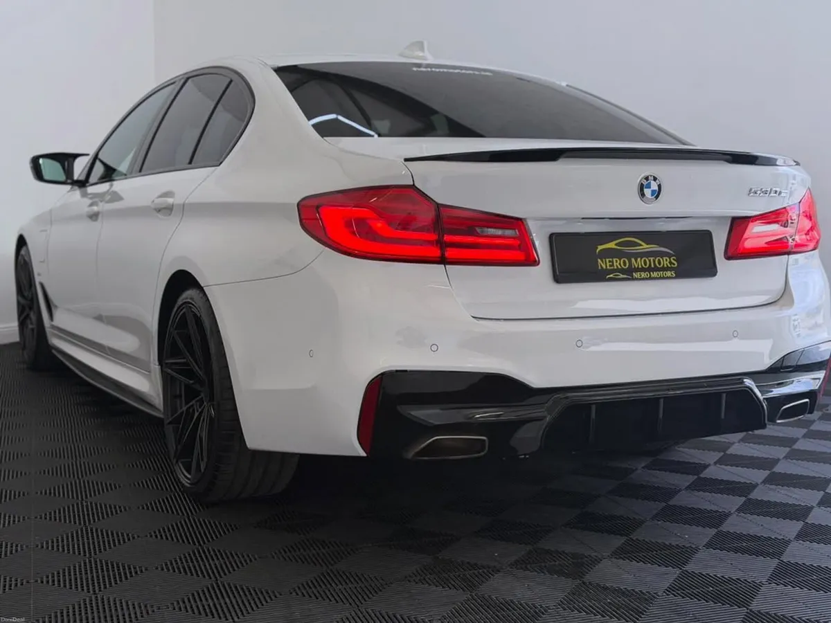 2018 (182) BMW 530E MSPORT 252BHP - Image 4