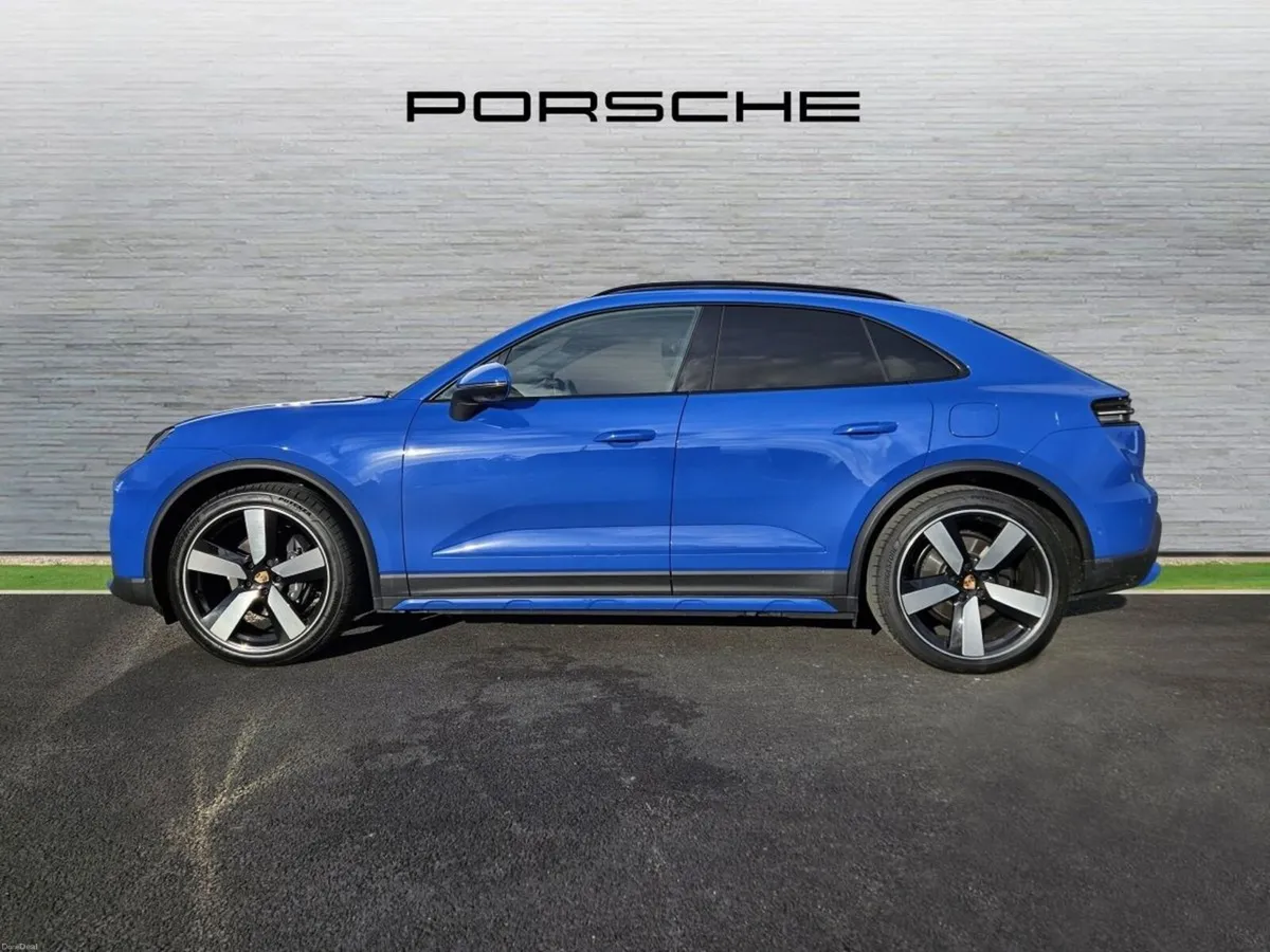 Porsche Macan 4 Electric - Image 4