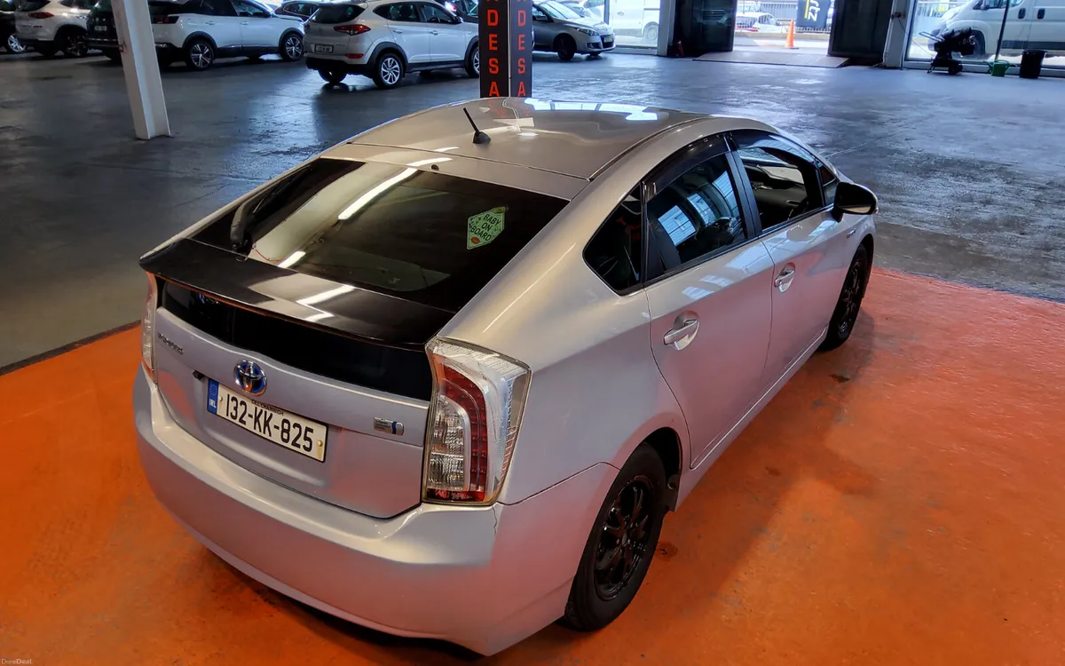 Toyota Prius 2013 - Image 3
